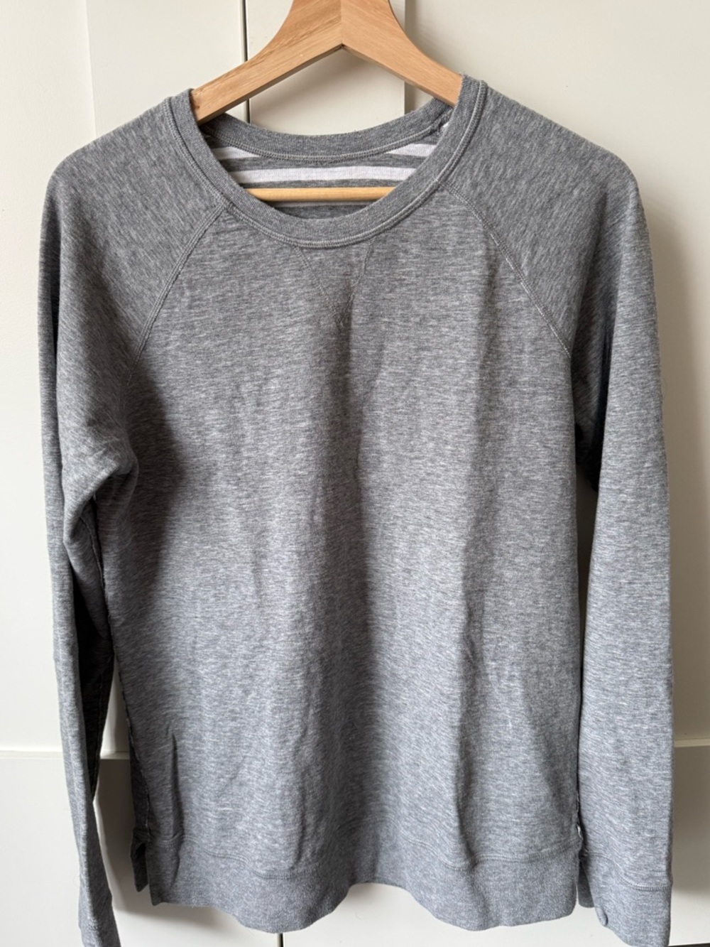 Lululemon Heathered Grey Pullover Crewneck Sweater - Size M/L (Approx)